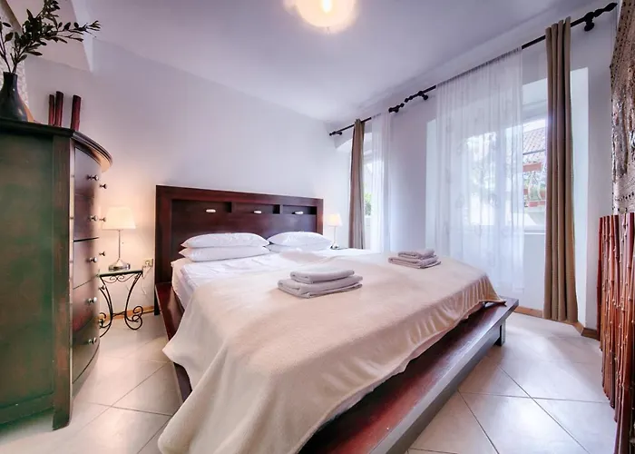 فندق مبيت وإفطار Vis 3*