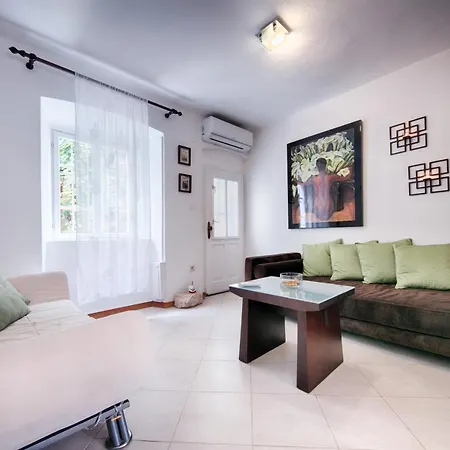 Vis Oda ve Kahvaltı Vis